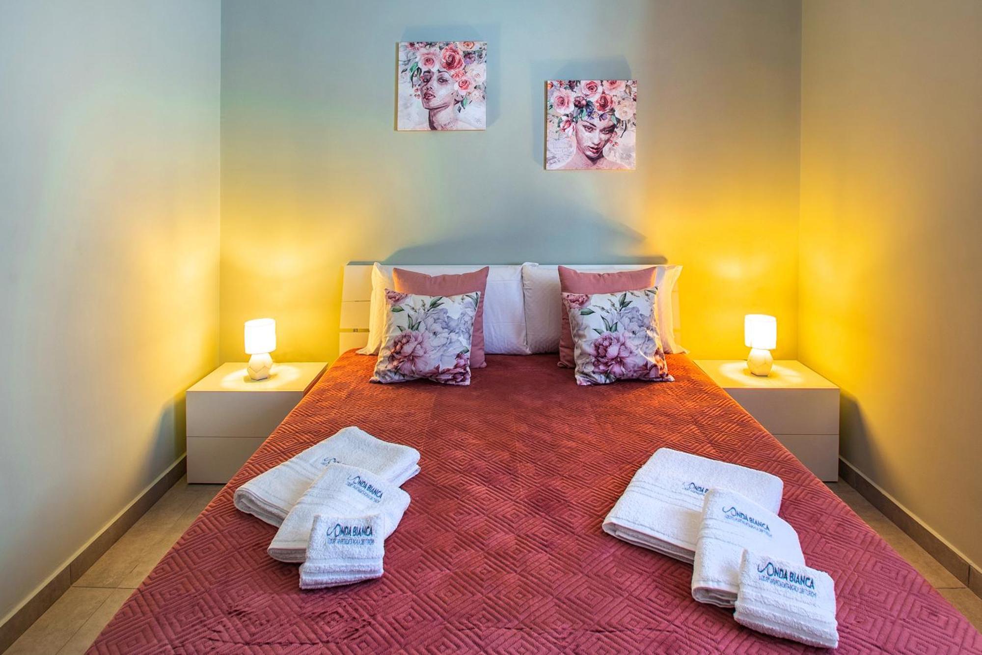 Onda Bianca Luxury Apartments 레알몬테 외부 사진
